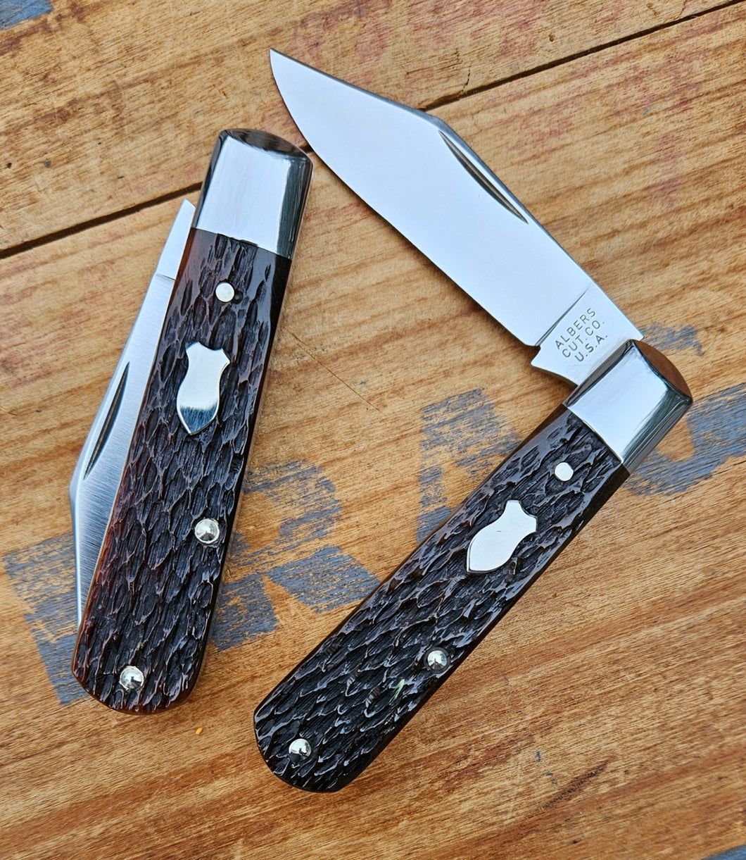 Brown Jigged Bone Single Clip Blade Knife